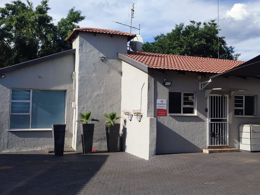 4 Bedroom Property for Sale in Langenhovenpark Free State